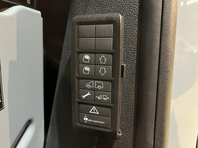 Mercedes-Benz SPRINTER 317 CDI L4H2 RWD Automaat / Luchtvering / Euro 6 / Airco / Camera 360 / CarPlay / MBUX / 3-Zits / 10.750 KM !!