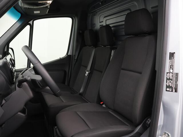 Mercedes-Benz SPRINTER 317 CDI | Aut. | L2 H1 | Pro | 3500 KG. AHW | Parkeercamera | Apple Carplay/Android Auto | Alarm | Trekhaak | 3-zits | BPM-VRIJ | Certified