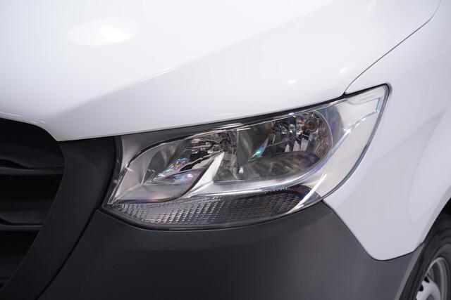 Mercedes-Benz SPRINTER 211 CDI Dubbel Cabine 6-Zits Pickup Open Laadbak Airco, Trekhaak, LxBxH 270x203x80 cm, 6-Zits