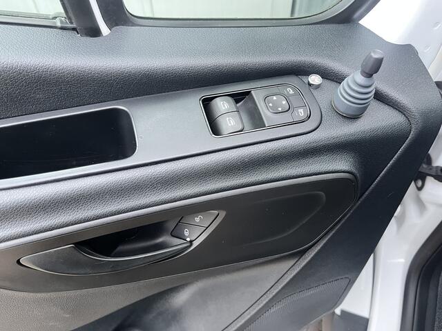 Mercedes-Benz SPRINTER 319 1.9 CDI L3 RWD DC 190pk 433 Wielbasis Trekhaak 3500kg trekgewicht Airco Cruise controle 6-Persoons Telefoonverbinding Werkverlichting Euro 6