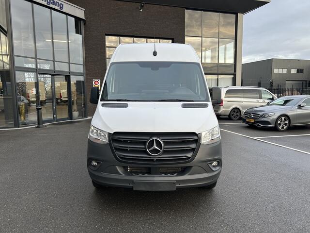 Mercedes-Benz SPRINTER 317 CDI L2 H2 Automaat / 360 Camera / MBUX / Navigatie / Cruise control / Airco / 270 Graden achterdeuren