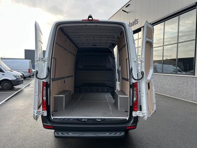 Mercedes-Benz SPRINTER 317 CDI L2 H2 Automaat / 360 Camera / MBUX / Navigatie / Cruise control / Airco / 270 Graden achterdeuren