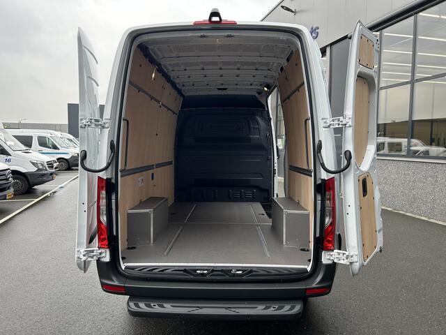 Mercedes-Benz SPRINTER 317 CDI L2 H2 Automaat / 360 Camera / MBUX / Navigatie / Cruise control / Airco / 270 Graden achterdeuren
