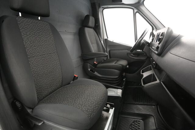 Mercedes-Benz SPRINTER 317 CDI 170PK L2H2 | 3500kg Trekgew. | Trekh. | Aut. | Airco | Adap. Cruise | Camera | Carplay | Navi | Stoelverw.