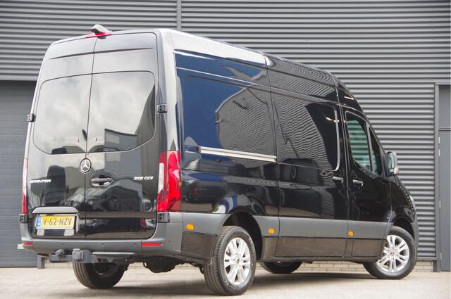 Mercedes-Benz SPRINTER 319 3.0 CDI V6 L2H2 AUT. MARGE! LED, 360 CAMERA, TREKHAAK, STANDKACHEL, MBUX 10'', CRUISE, CLIMA, STOELVERWARMING