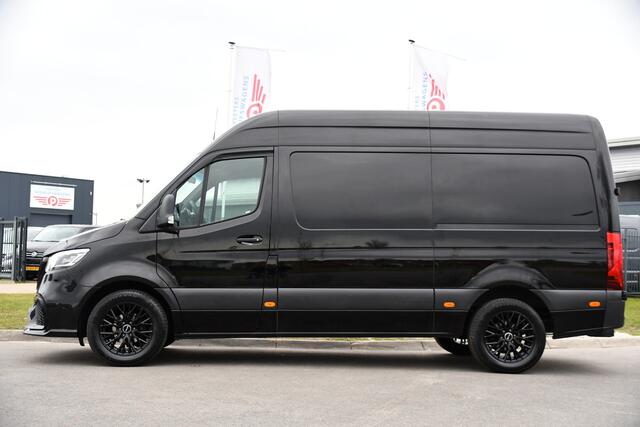 Mercedes-Benz SPRINTER 319 V6 3.0 CDI L2H2 AMG Black Edition 360 Camera, Cruise, Carplay, LED, 3500kg Trekhaak, Stoelverwarming, 190pk, Automaat,