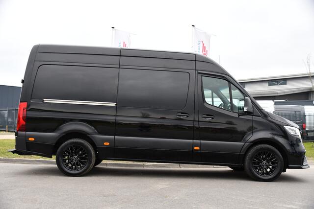 Mercedes-Benz SPRINTER 319 V6 3.0 CDI L2H2 AMG Black Edition 360 Camera, Cruise, Carplay, LED, 3500kg Trekhaak, Stoelverwarming, 190pk, Automaat,