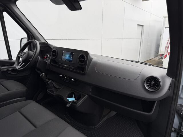 Mercedes-Benz SPRINTER 215 1.9 CDI L2H2 LED MBUX Climate Control Cruise Control Camera Carplay Lucht geveerde stoel