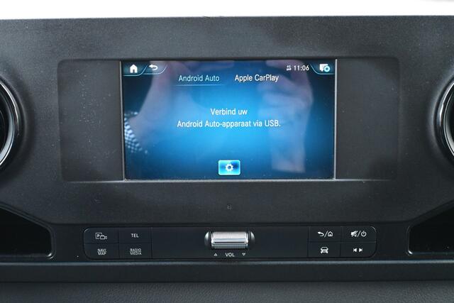 Mercedes-Benz SPRINTER 516 CDI L3 Bakwagen met Dhollandia laadklep Geveerde stoel, Zijdeur, 430x213x245 cm