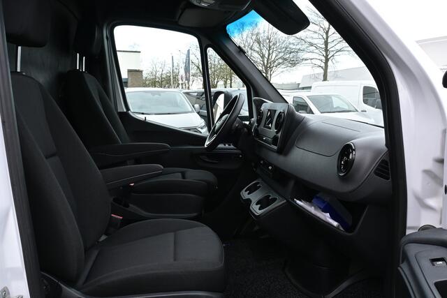 Mercedes-Benz SPRINTER 516 CDI L3 Bakwagen met Dhollandia laadklep Geveerde stoel, Zijdeur, 430x213x245 cm