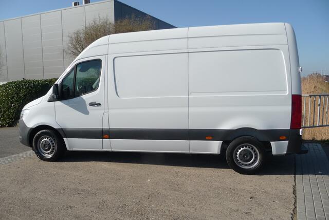 Mercedes-Benz SPRINTER 215 1.9 CDI L2H2 FWD autm trekhaak, 2000kg, camera