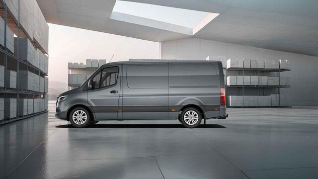 Mercedes-Benz SPRINTER 319 CDI L2 H1 | Select | Distronic | 3500 KG Trekhaak | 17" Lichtmetalen Wielen | Navigatie | Parkeercamera | LED Koplampen | Certified