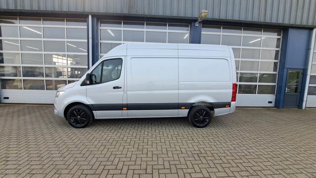 Mercedes-Benz SPRINTER 319CDI 3.0V6 190PK L2H2 / M-Bux / 3.500kg Trekhaak / Leer / Dis