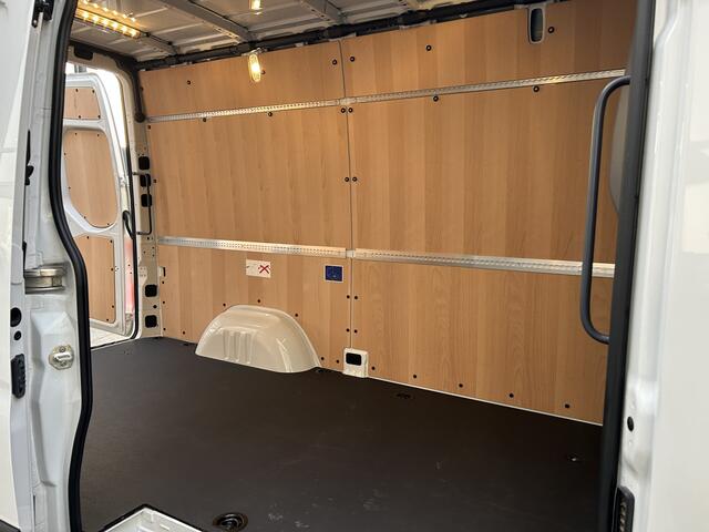 Mercedes-Benz SPRINTER 317 CDI L2 H2 Pro LED / MBUX / Navigatie / Camera / Parkeersensoren / Cruise control / Airco / 270 Graden achterdeuren