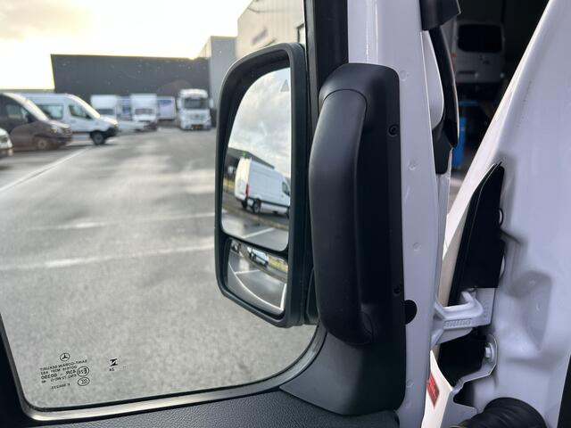 Mercedes-Benz SPRINTER 317 CDI L2 H2 Pro Facelift / MBUX / Navigatie / Camera / Geveerde stoel / Cruise control / Airco / 270 Graden achterdeuren
