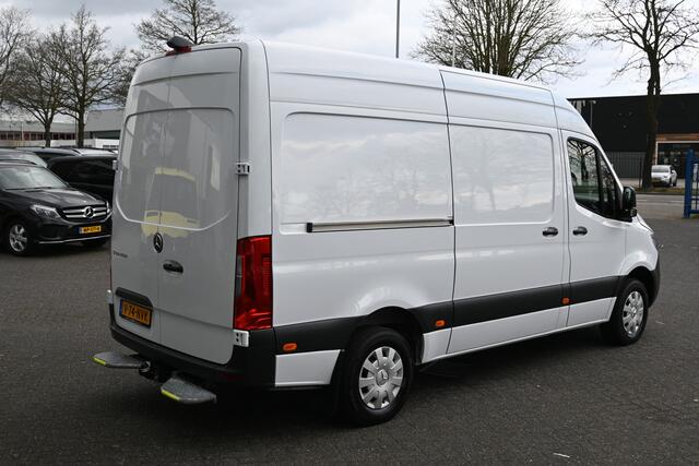 Mercedes-Benz SPRINTER 317 CDI L2H2 3500 kg trekhaak, MBUX met camera, Etc.