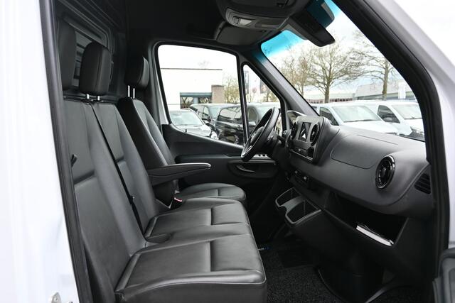 Mercedes-Benz SPRINTER 317 CDI L2H2 3500 kg trekhaak, MBUX met camera, Etc.