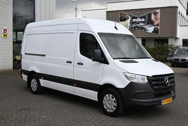 Mercedes-Benz SPRINTER 317 CDI L2H2 3500 kg trekhaak, MBUX met camera, Etc.