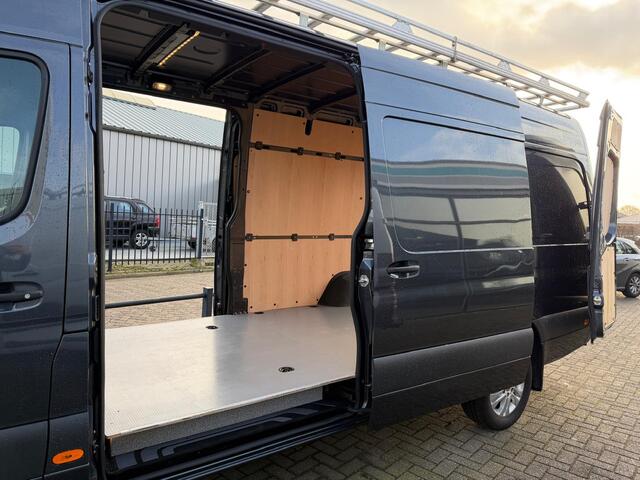 Mercedes-Benz SPRINTER 319 CDI L3H2 2x Schuifdeur | Aut. | Distronic | LED | Mbux | 2x Gev. Stoel