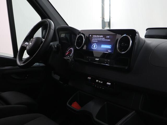 Mercedes-Benz SPRINTER 317 CDI | L2 H1 | PRO | AUTOMAAT | 3500 KG. AHW | ACHTERUITRIJCAMERA | CRUISE CONTROL | TREKHAAK | BETIMMERDE LAADRUIMTE | DIEP ZWART | 3-ZITS | LICHT -/ REGEN SENSOR | CARPLAY | ANDROID AUTO | CERTIFIED