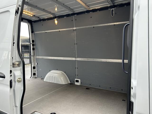 Mercedes-Benz SPRINTER 315 CDI L2 H2 RWD / Trekhaak / Camera / MBUX / Navigatie / Cruise control / Airco / 270 Graden achterdeuren