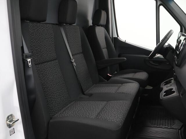 Mercedes-Benz SPRINTER 317 CDI | Aut. | L3 H2 | Pro | Adaptive Cruise Control | Voorruitverwarming | Achteruitrijcamera | Stoelverwarming | Airco | Elektrische schuifdeur | Navigatie | Certified
