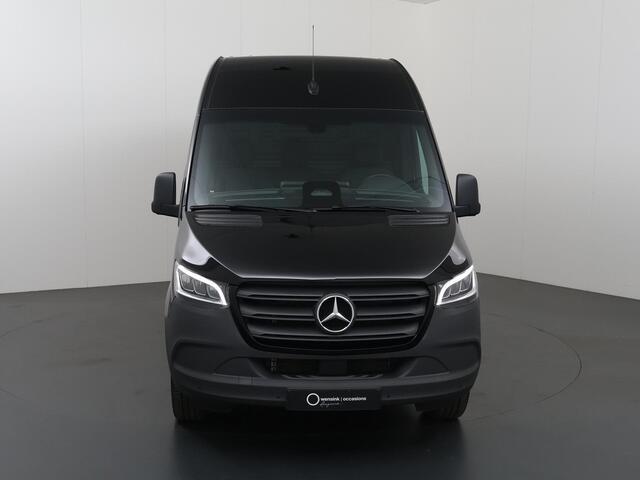 Mercedes-Benz SPRINTER 319 CDI 190 PK | L2 H2 | AUTOMAAT | PRO | LED | KUNSTLEDER ZWART BEKLEDING | CAMERA | BETIMMERDE LAADRUIMTE | CARPLAY EN ANDROID AUTO | CRUISE | AIRCO | 17" LICHTMETALEN VELGEN | LUCHTGEVEERDE BESTUURDERSSTOEL