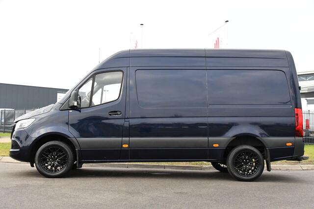 Mercedes-Benz SPRINTER 317 1.9 CDI L2H2 RWD PB Edition Camera, Cruise, Carplay, LED, Leder, Stoelverwaming, 170pk, Trekhaak, Automaat, Mbux, Uniek!