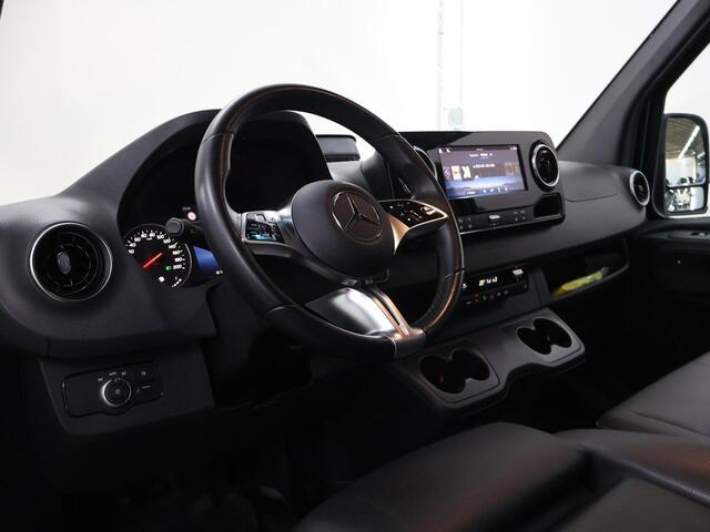 Mercedes-Benz SPRINTER 317 CDI | Aut. | L2 H2 | Pro | 3500 KG. Trekhaak | | 3 zits | Stoelverwarming | Achteruitrijcamera | Vloer en Wand betimmering | LM Velgen | Trekhaak | Climate Control | LED Koplampen | Certified