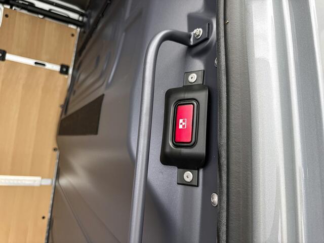 Mercedes-Benz SPRINTER 319 1.9 CDI L4H2 Pro 4x4 Elektr schuifdeur Trekhaak Distronic Parkeerpakket Stoel & Stuurverwarming