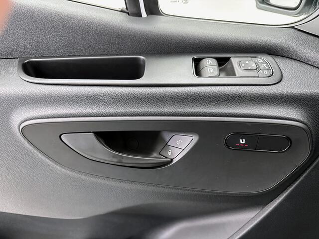 Mercedes-Benz SPRINTER 319 1.9 CDI L2H1 3500kg Navigatie 3500kg Trekhaak Betimmering Parkeerpakket