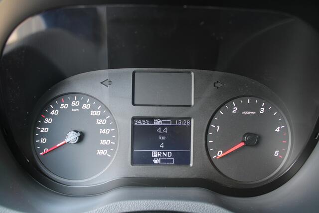 Mercedes-Benz SPRINTER 317 CDI L2H2 DC 3500 kg trekhaak, MBUX met camera, Geveerde stoel