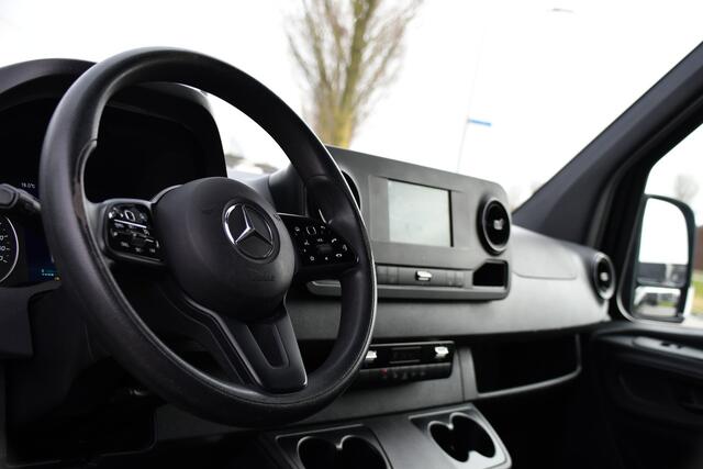 Mercedes-Benz SPRINTER 317 1.9 CDI L2H2 RWD AMG Black Edition Camera, Cruise, Carplay, LED, 170pk, Multimedia, Automaat, Trekhaak, 3 Zits, Uniek!
