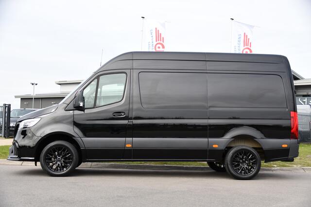 Mercedes-Benz SPRINTER 317 1.9 CDI L2H2 RWD AMG Black Edition Camera, Cruise, Carplay, LED, 170pk, Multimedia, Automaat, Trekhaak, 3 Zits, Uniek!