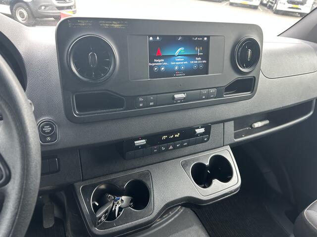 Mercedes-Benz SPRINTER 517 1.9 CDI Euro 6 E / 143 dkm / Box / Loadlift / APK TUV 03-27