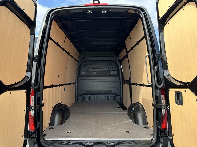 Mercedes-Benz SPRINTER 317 CDI 9G-TRONIC RWD / L2H2 / FACELIFT / TREKHAAK 3.5T / CAMERA / BLINDSPOT / DISTRONIC / ADAPTIVE CRUISE / ECC / STOELVERW.......ZEER COMPLEET