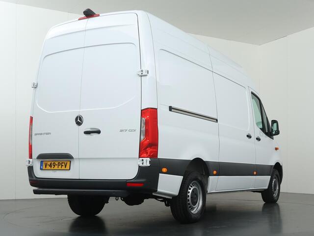 Mercedes-Benz SPRINTER 317 CDI | AUT. | L2 H2 | Pro | Navigatie | Spiegelpakket | Verwarmde Geveerde Comfort Chauffeursstoel en Bijrijdersbank | Achterdeuren 270 Graden | Airco | Cruisecontrol | Dodehoekassistent | Parkeerpakket met Achteruitrijcamera | Certified |