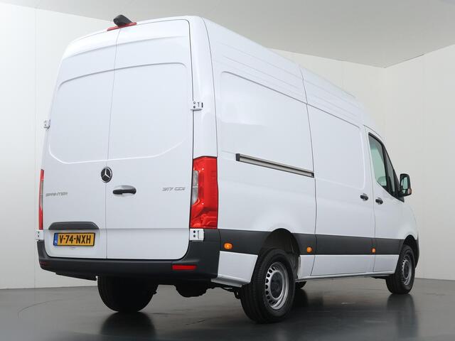 Mercedes-Benz SPRINTER 317 CDI | Aut. | L2 H2 | Pro | 3 zits | Achteruitrijcamera | 3.500 kg Trekgewicht | Vloer en Wand Betimmering | Certified