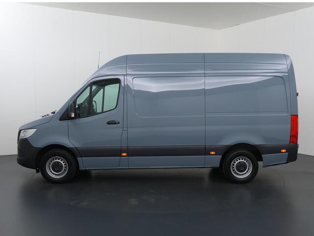 Mercedes-Benz SPRINTER 317 CDI | Aut. | L2 H2 | Pro | Verwarmde Chauffeursstoel | Bijrijdersbank | Spiegelpakket | Achteruitrijcamera | Airco | Cruisecontrol | Dodehoekassistent | 3500kg AHW | Certified |