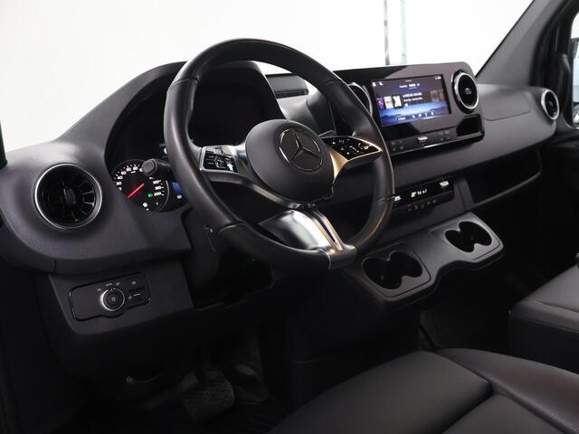 Mercedes-Benz SPRINTER 319 CDI | Aut. | L2 H2 | Select | 4X4 | Dubbele Schuifdeur | 2800 KG Trekhaak | Lederen bekleding | Distronic Plus | Navigatie | Parkeercamera | Certified