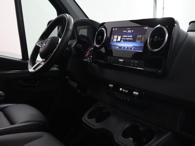 Mercedes-Benz SPRINTER 319 CDI | Aut. | L2 H2 | Select | 4X4 | Dubbele Schuifdeur | 2800 KG Trekhaak | Lederen bekleding | Distronic Plus | Navigatie | Parkeercamera | Certified