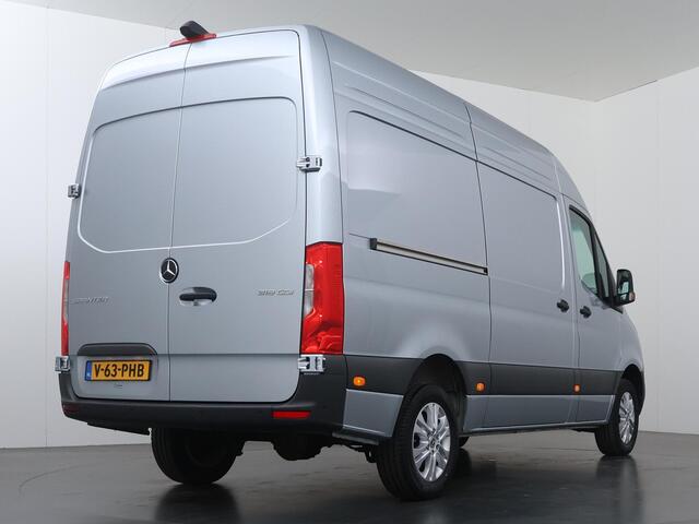 Mercedes-Benz SPRINTER 319 CDI | AUT. | L2 H2 | PRO | LED | 3500 KG AHW VOORBEREIDING | STOELVERWARMING | ACHTERUITRIJCAMERA | METALLIC | E4S SMARTPHONE INTEGRATIE | DODEHOEKDETECTIE | LICHTMETALEN VELGEN