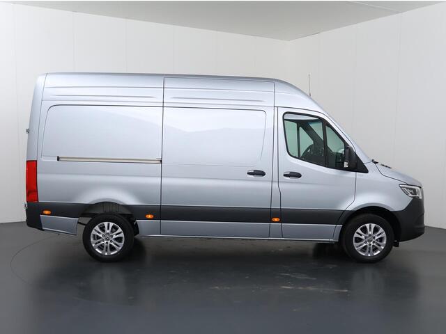 Mercedes-Benz SPRINTER 319 CDI | AUT. | L2 H2 | PRO | LED | 3500 KG AHW VOORBEREIDING | STOELVERWARMING | ACHTERUITRIJCAMERA | METALLIC | E4S SMARTPHONE INTEGRATIE | DODEHOEKDETECTIE | LICHTMETALEN VELGEN