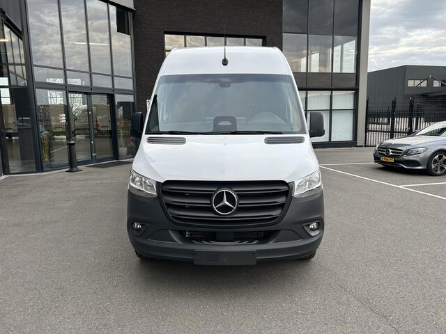 Mercedes-Benz SPRINTER 317 CDI L2 H2 Pro Facelift / MBUX / Navigatie / Camera / Geveerde stoel / Cruise control / Airco / 270 Graden achterdeuren