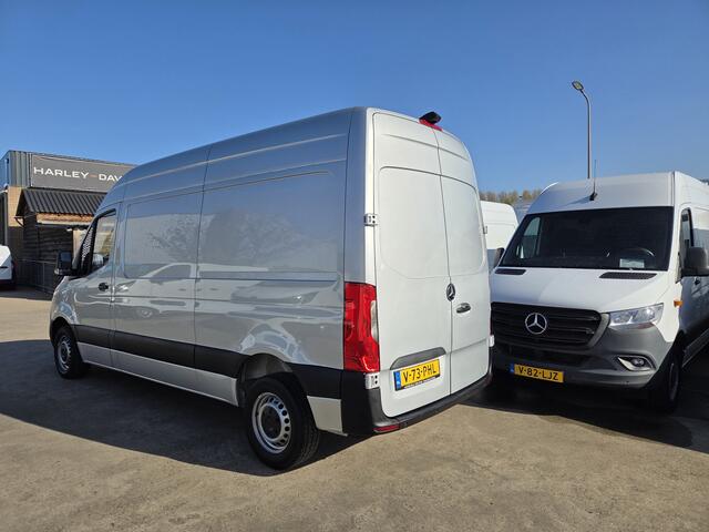 Mercedes-Benz SPRINTER 215 CDI L2/H2 Automaat MBux systeem Airco Achteruitrijcamera