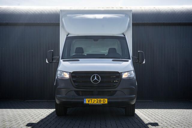 Mercedes-Benz SPRINTER 315 CDI | 150 PK | Automaat | Bakwagen met laadklep | Zijdeur | Camera | Cruise | Mbux | Climatronic