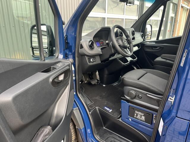 Mercedes-Benz SPRINTER 211 2.2 CDI L1H1 DC Rolstoelplaats Invalidevervoer Airco Cruise controle Lift Airco Cruise controle 4-Persoons + 1-rolstoelplek Gordels Telefoonverbinding Apple carplay Euro 6