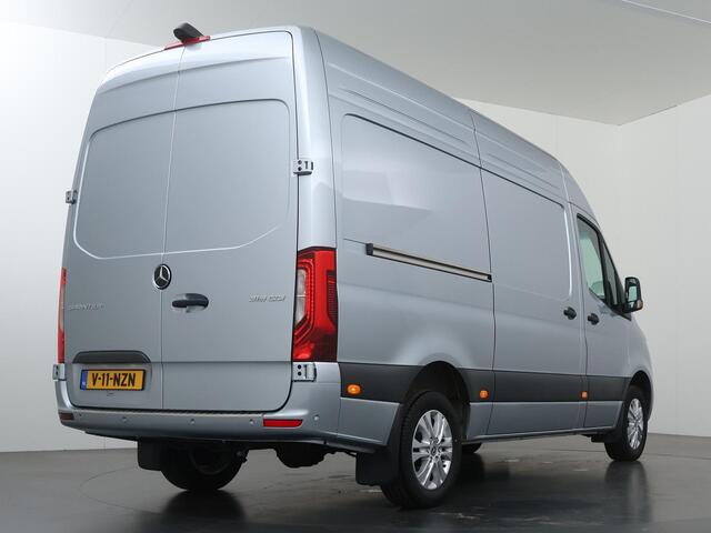 Mercedes-Benz SPRINTER 319 CDI L2 H2 Select | 3 zits | LED Koplampen | Lichtmetalen Velgen | Achteruitrijcamera | Stoelverwarming | Parkeersensoren Achter | Wand Betimmering |