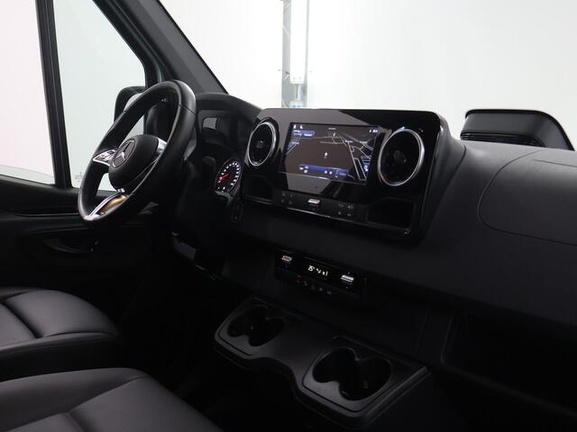 Mercedes-Benz SPRINTER 319 CDI L2 H2 Select | 3 zits | LED Koplampen | Lichtmetalen Velgen | Achteruitrijcamera | Stoelverwarming | Parkeersensoren Achter | Wand Betimmering |