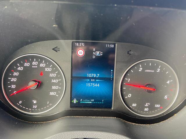 Mercedes-Benz SPRINTER 314 2.2 CDI 143pk AUT-7 L2H2 EURO VI-D NAVI Camera ECC Keyless Bluetooth Navigatie-pakket Elektr.Spiegels+Verwarmd BlindSpot-Assist Regensensor Bordherkenning Trekhaak 3.500kg Trekvermogen Betonplex Wandbetimmerd